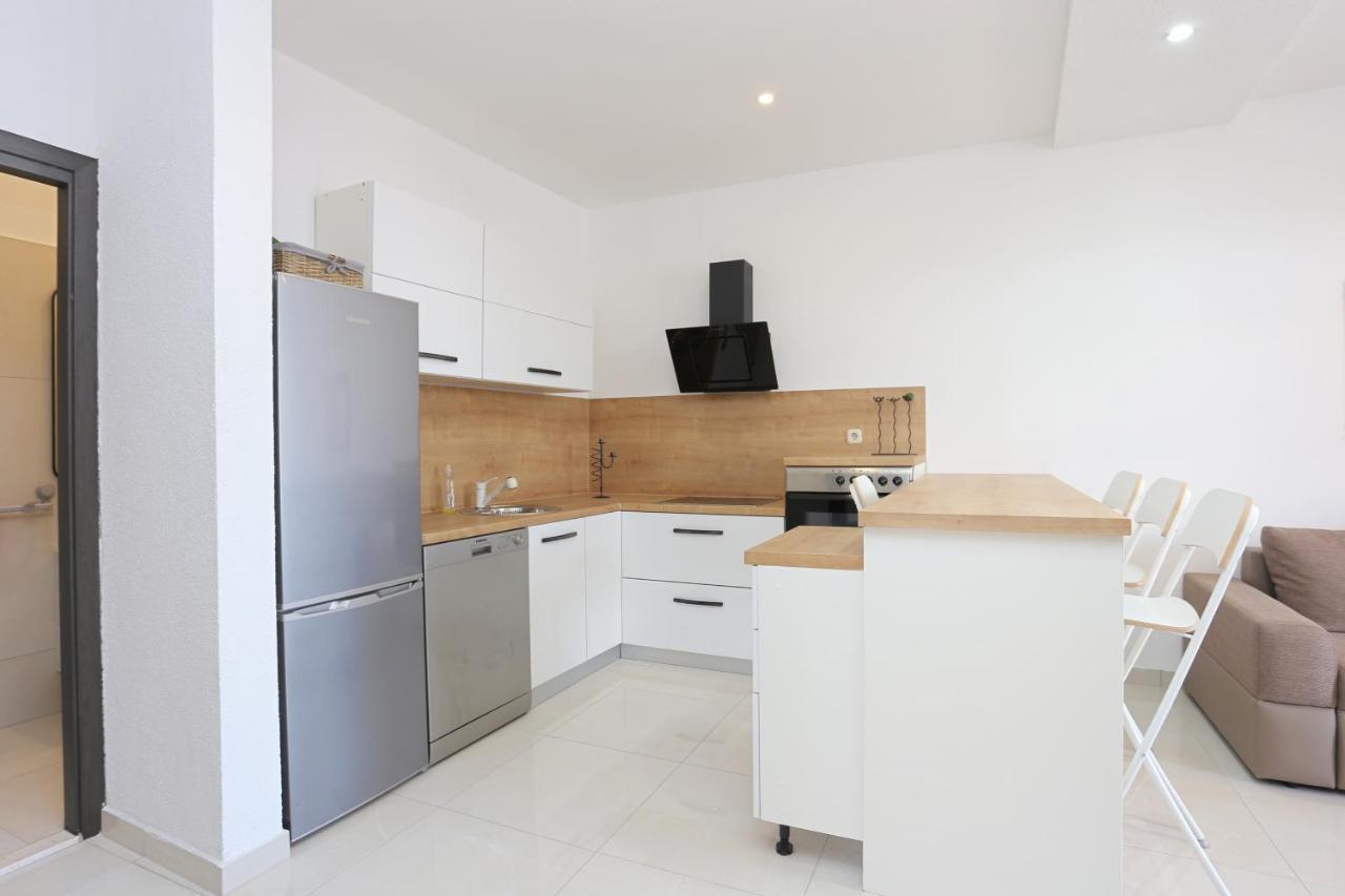 טרוגיר Apartments With A Parking Space Mastrinka, Ciovo - 4324 מראה חיצוני תמונה