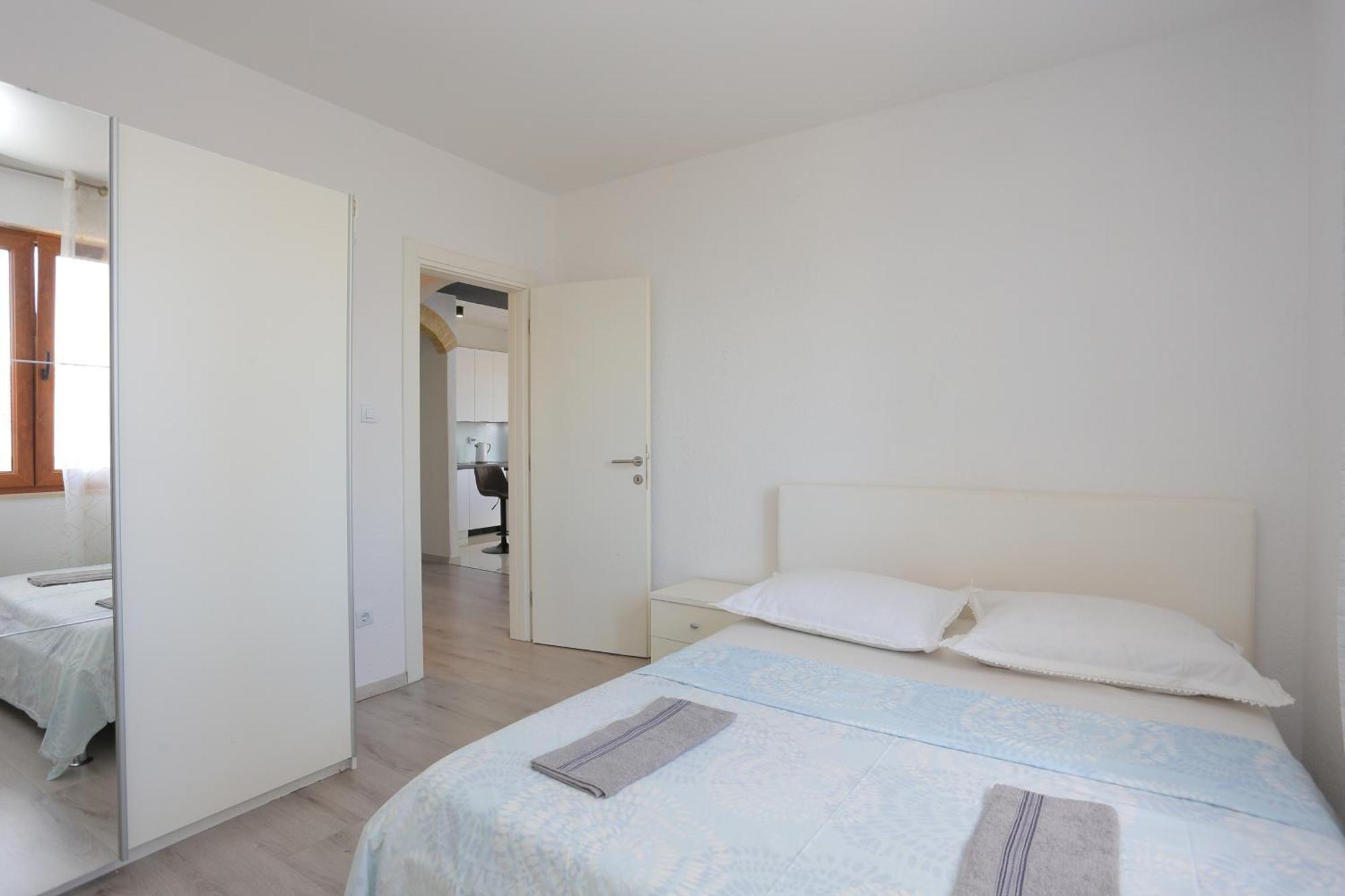 טרוגיר Apartments With A Parking Space Mastrinka, Ciovo - 4324 חדר תמונה
