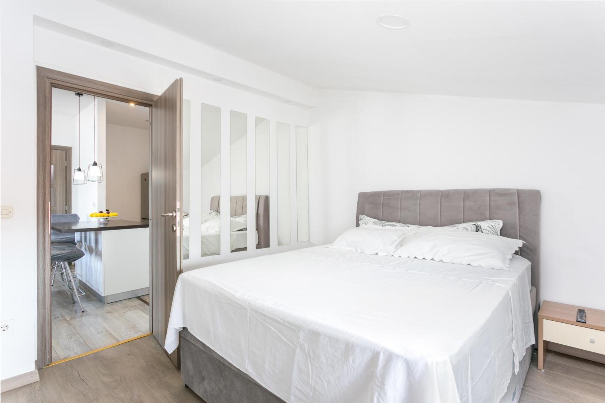 טרוגיר Apartments With A Parking Space Mastrinka, Ciovo - 4324 מראה חיצוני תמונה