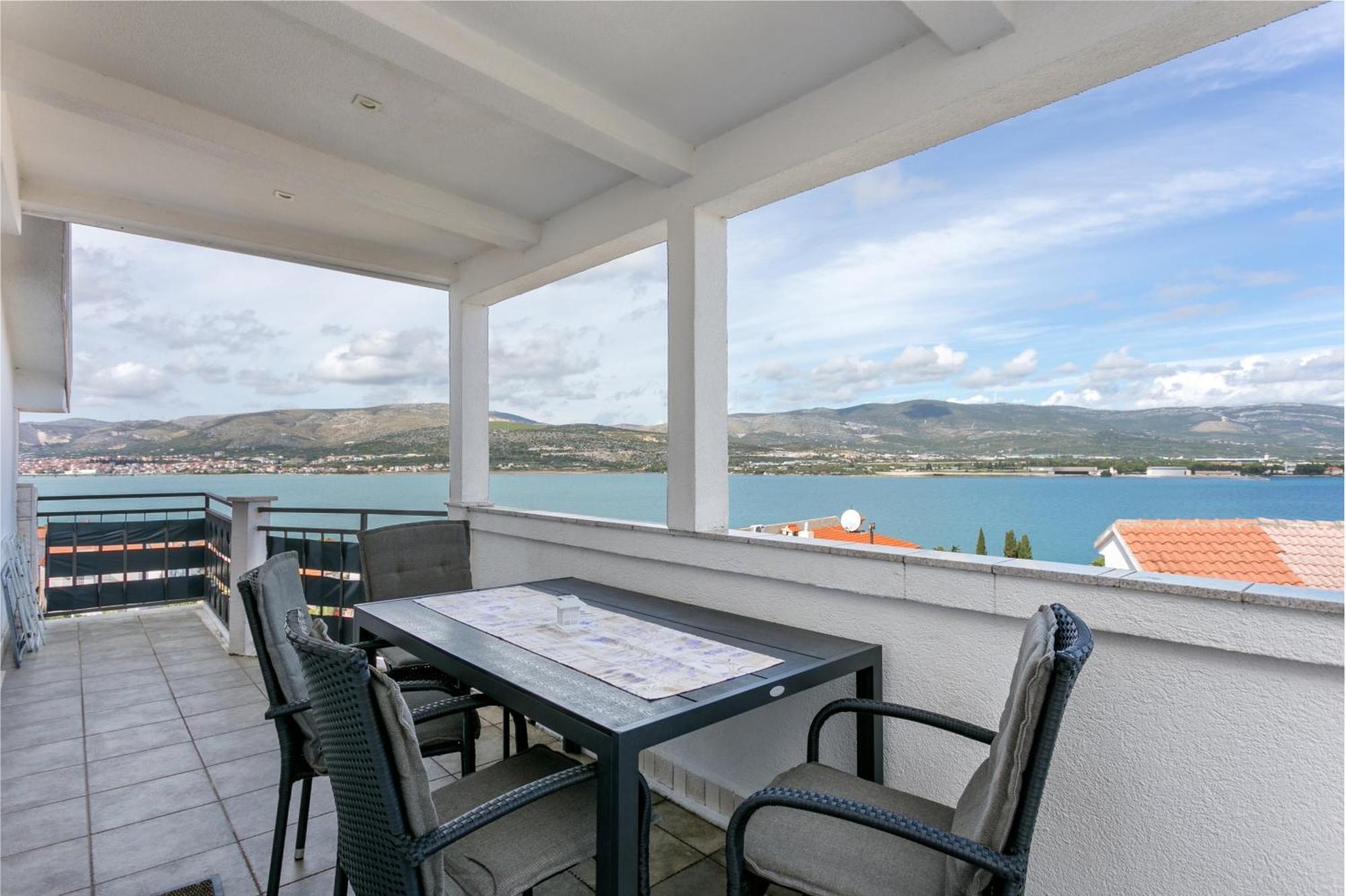 טרוגיר Apartments With A Parking Space Mastrinka, Ciovo - 4324 מראה חיצוני תמונה